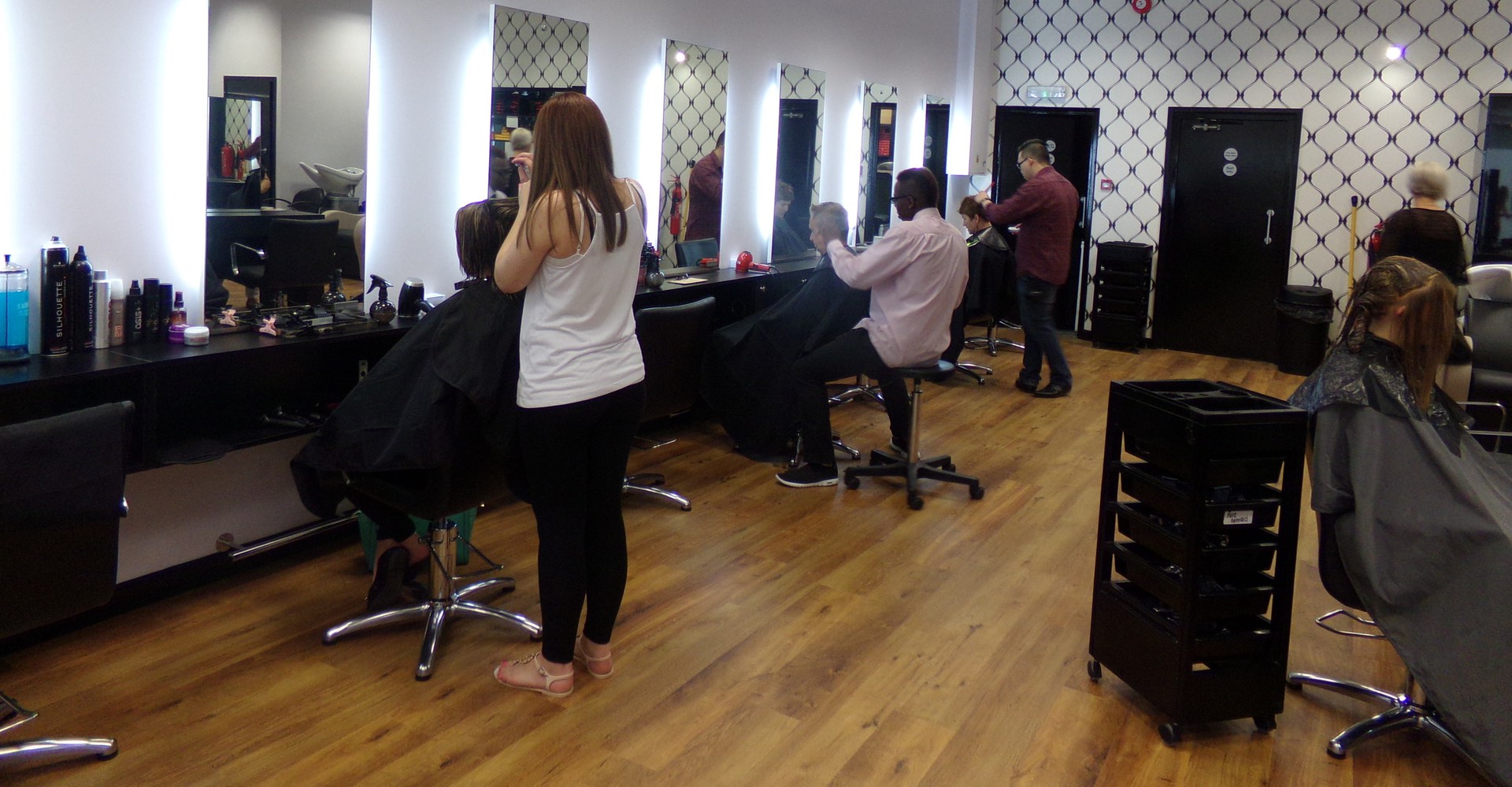 Deesigner Hair Studio, unisex hair salon, in Ipswich town centre - The salon